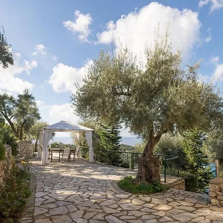 Sleeps 6 With Pool And Air Con Villa Áyios Nikítas
