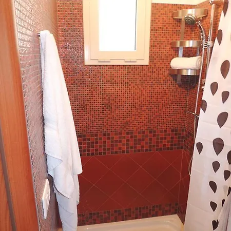 Sleeps 6 With Pool And Air Con Villa Áyios Nikítas